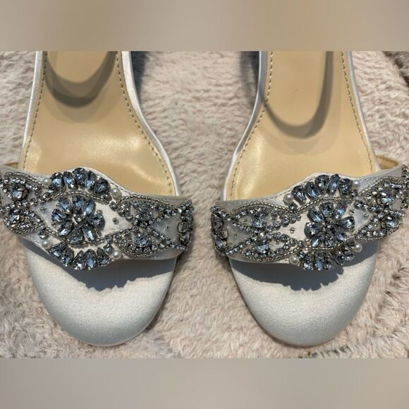 Betsey Johnson wedding shoes. White with rhinestones. Size 8.5. Worn a few hours - Picture 4 of 12